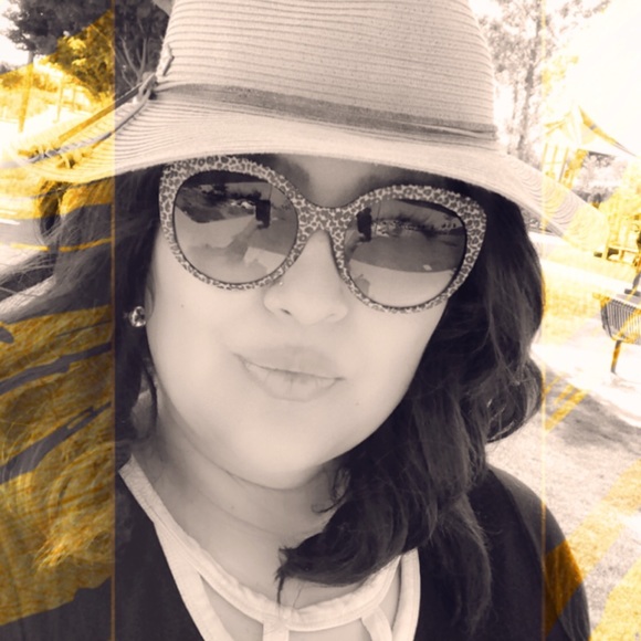 Meet your Posher, Brenda - Picture 1 of 1